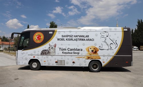 SAHİPSİZ SOKAK HAYVANLARI MOBİL KISIRLAŞTIRMA ARACI HİZMET VERMEYE BAŞLADI