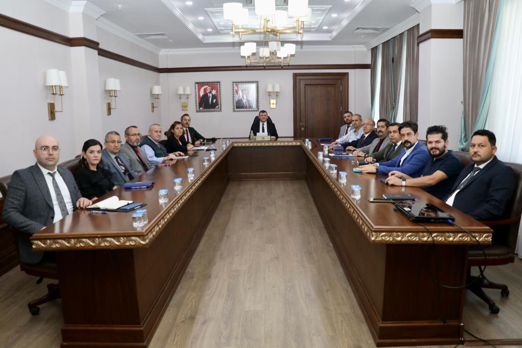 Genel Sekreter Asım Ertilav Başkanlığında Birim Müdürleri ile Değerlendirme Toplantısı Yapıldı